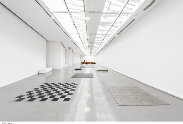 Carl Andre, 64 Tin Square©Pierre Antoine